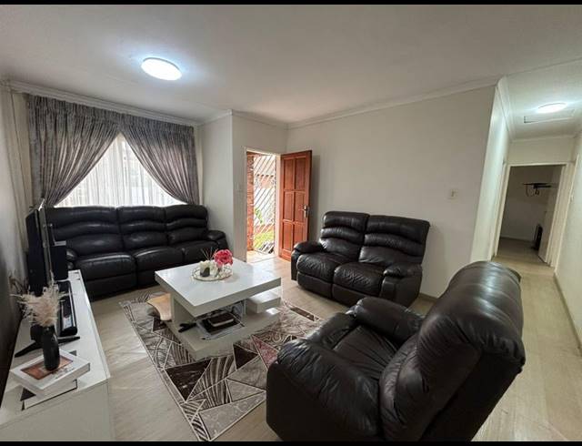 3 BEDROOM TOWNHOUSE FOR SALE IN BERGBRON